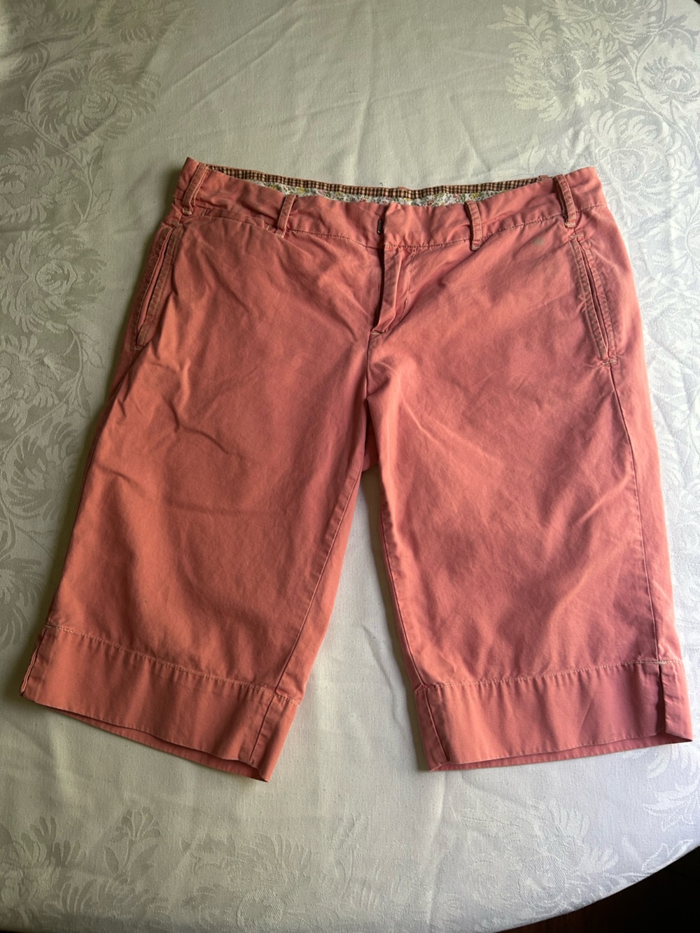 Renuar Coral Pink Bermuda Shorts